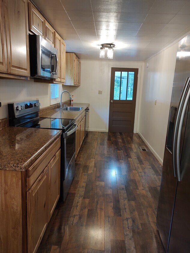 Foto del edificio - 163 Reeves Cove Rd