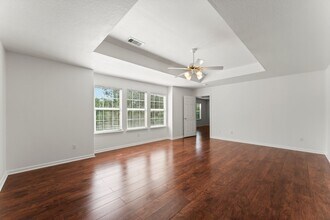 Building Photo - 235 Doncaster