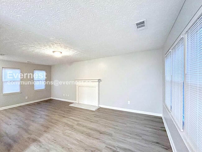 Building Photo - 5772-5773 3 Lakes Dr