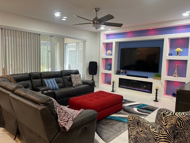 Building Photo - 3855 Carrick Bend Dr