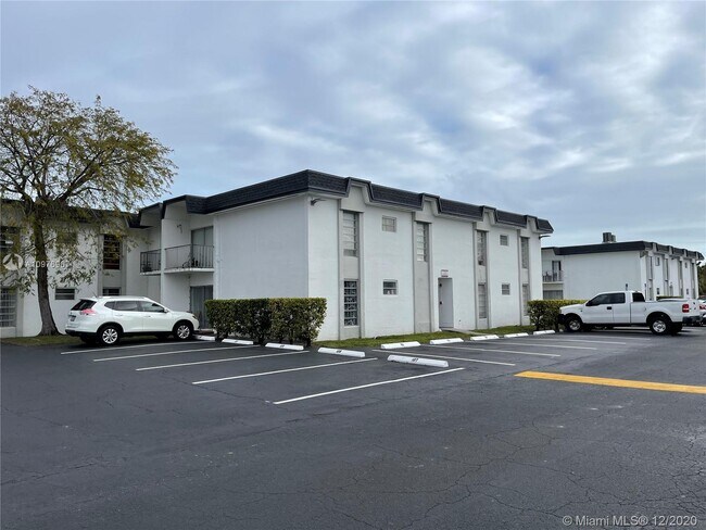 Building Photo - 7226 SW 94th Pl