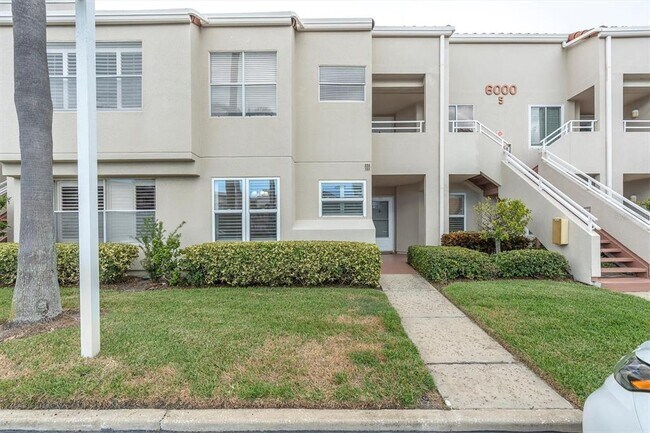 Building Photo - 6000 Bahia Del Mar Cir