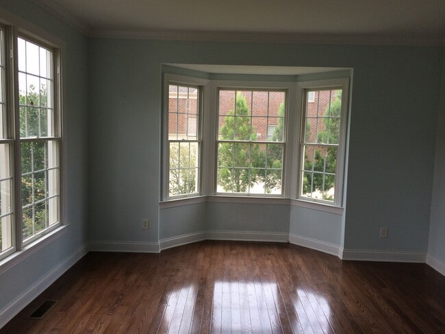 Building Photo - 5009 Groves Edge Ln