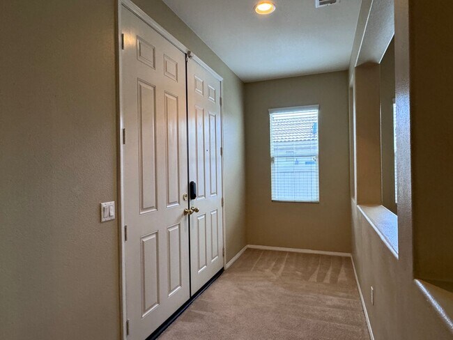 Building Photo - Spacious 5 Bedroom House in Murrieta
