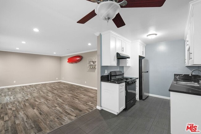 Building Photo - 1939 Selby Ave