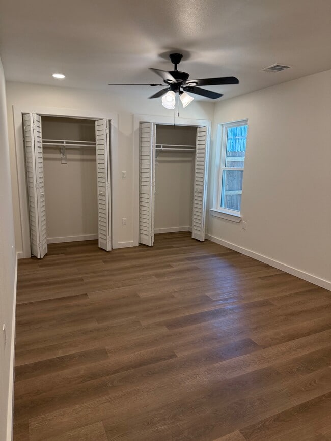 Building Photo - 2402 Lindblad Ct