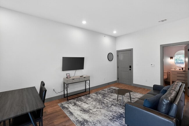 Building Photo - 2450 Wickersham Ln
