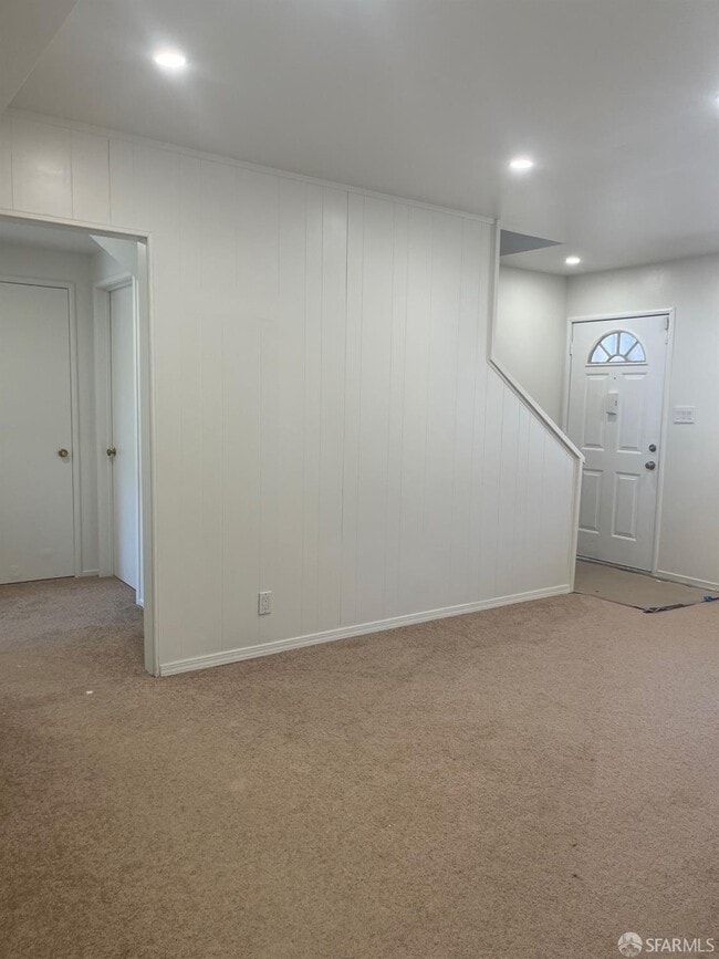 Foto del edificio - 5880 Olinda Rd