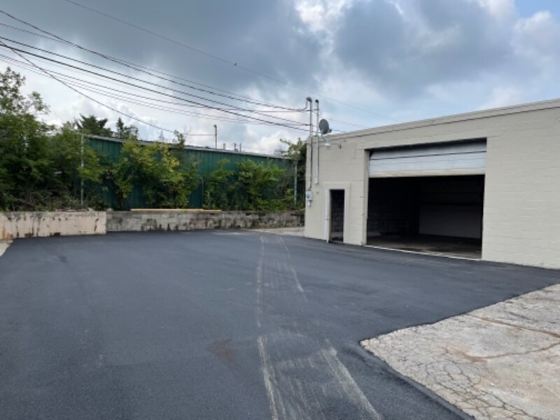 Primary Photo - 715 E Loudon Ave