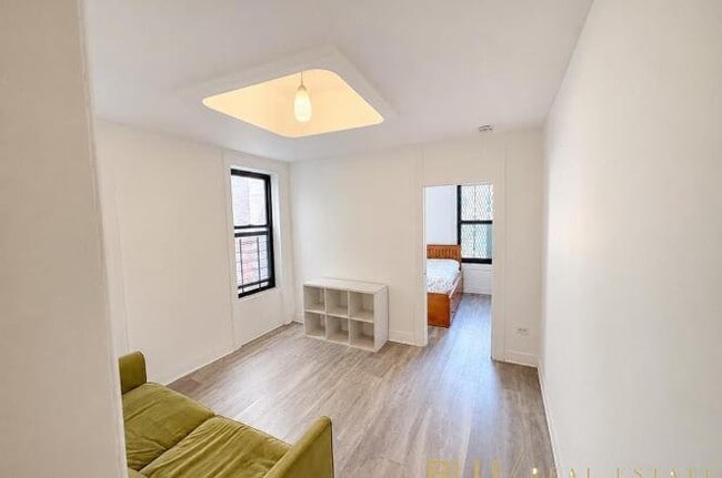 Foto del edificio - 3692 Broadway