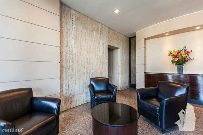 Building Photo - 1840 N Clark St