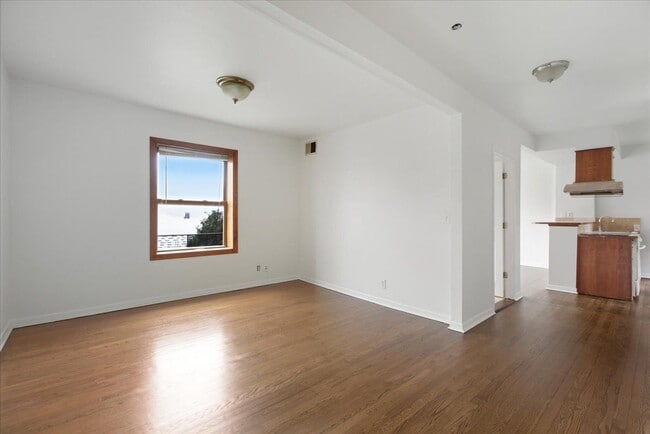 Building Photo - 3558 W Cortland St