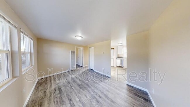 Building Photo - 2405 E St Vrain St