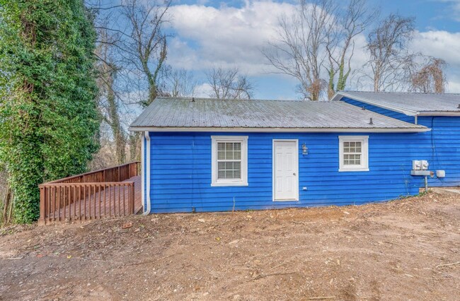 Building Photo - 308 N Fairview Ave