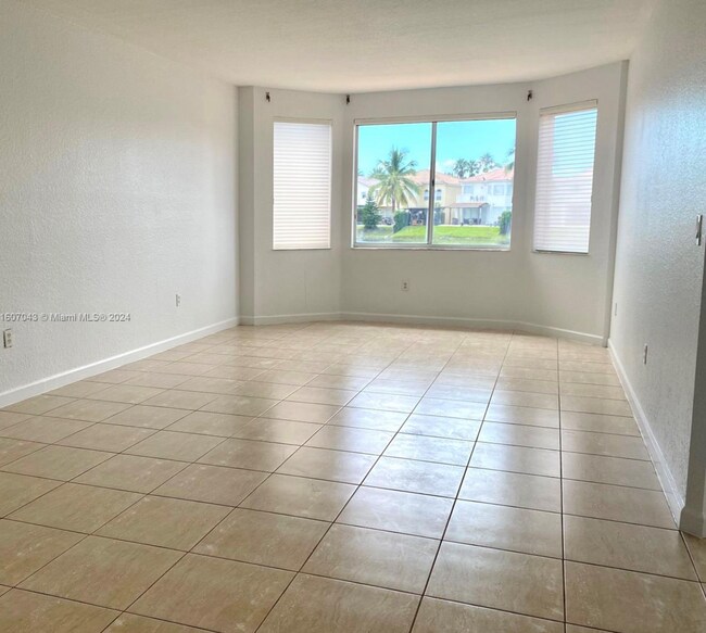 Foto del edificio - 11192 NW 73rd St