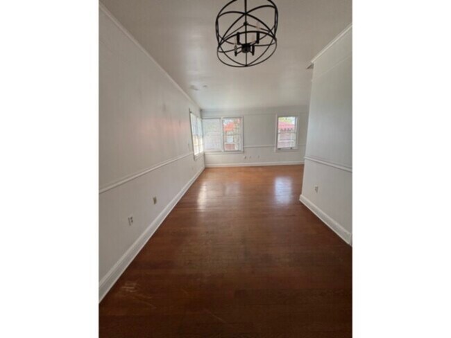 Building Photo - Waterfront