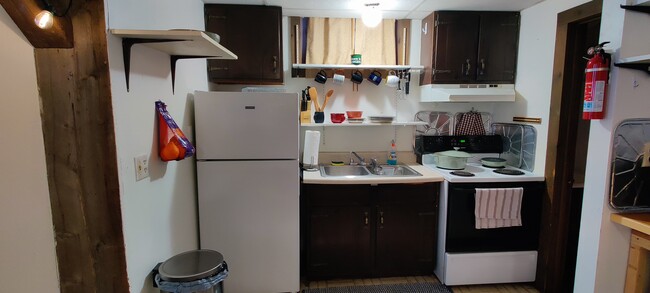 Fotografía del edificio - 969 E State St