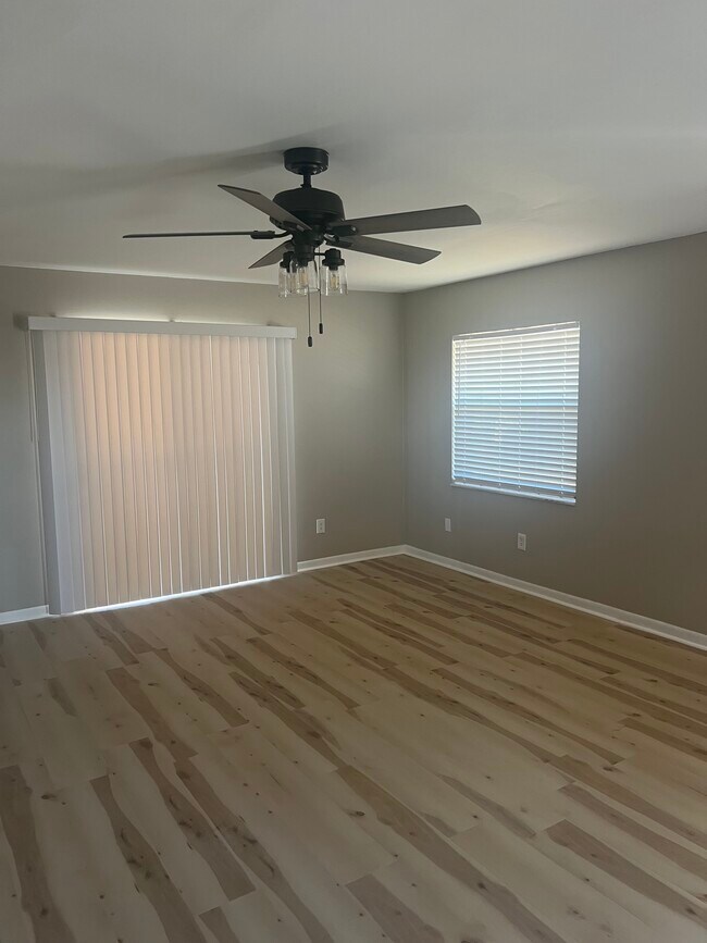 Foto del edificio - 1769 Fairview Shores Dr