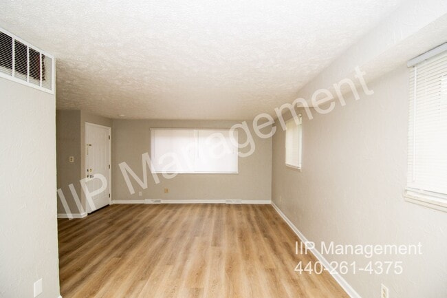 Building Photo - 23984 Banbury Cir