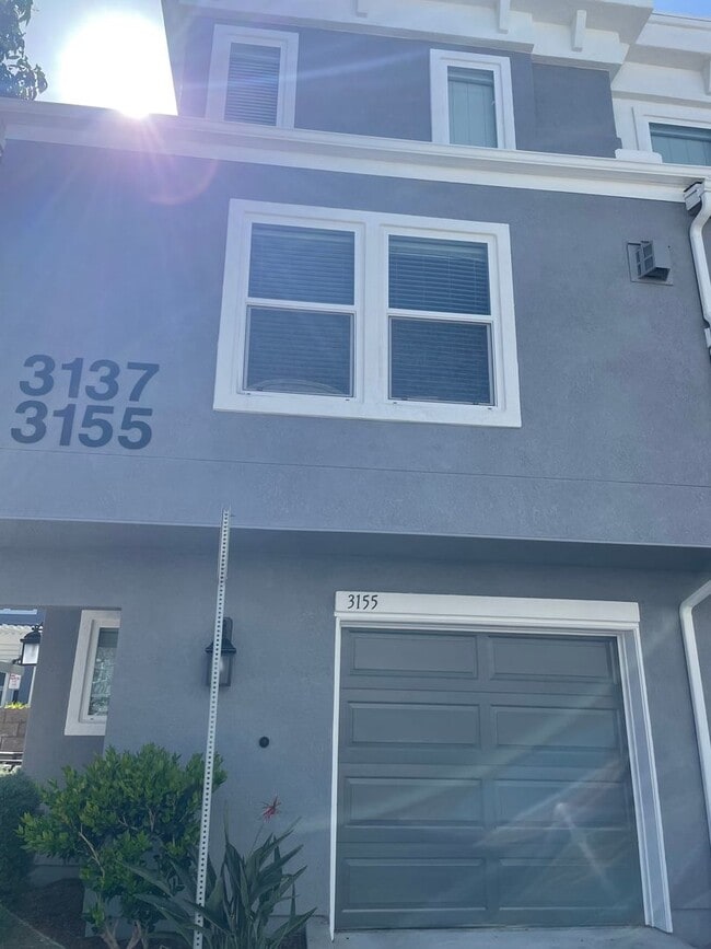 Foto del edificio - Beautiful and Modern Townhome in The Bay a...