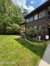 Building Photo - 105 Amberly Dr