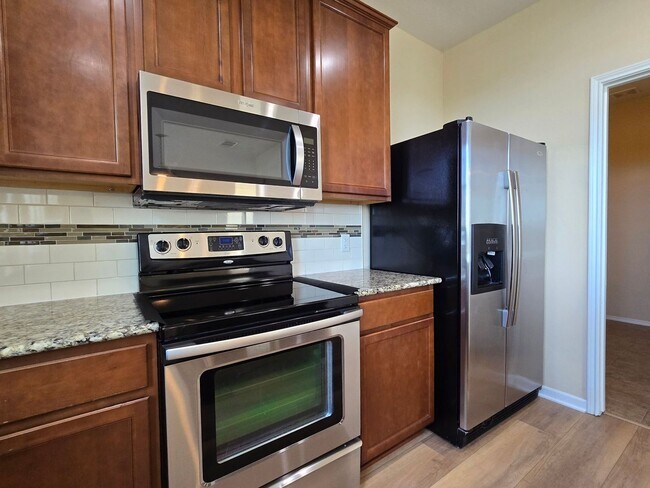 Foto del edificio - RENT REDUCTION & NEW IN MANAGEMENT - AVAIL...