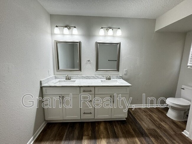 Building Photo - 5376 E Avenida De Golf