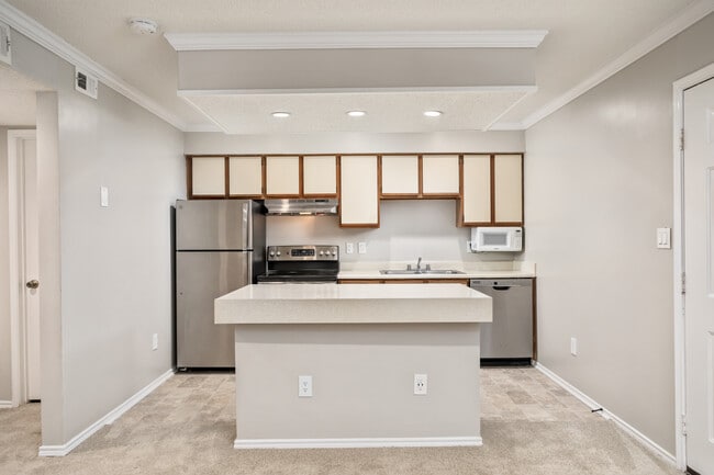 Building Photo - Dunwoody Ridge