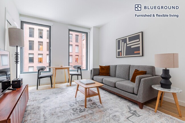 Building Photo - 244 W 29th St