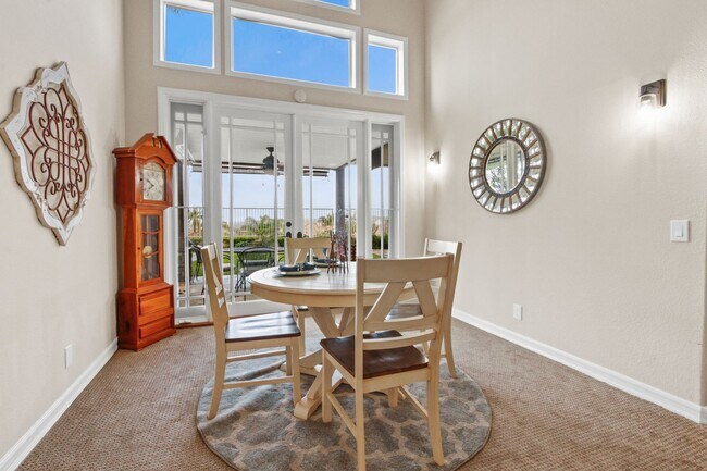 Foto del edificio - COMING SOON: Spacious 4 bedroom 3 bath with bonus room and 3 car garage