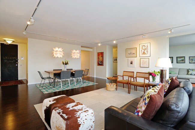 Foto del edificio - 330 W Diversey Pkwy