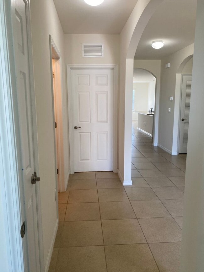 Building Photo - Welcome Home! 3BR/2BA Single-Family Home w...
