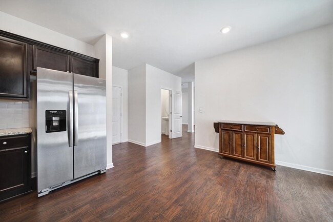 Foto del edificio - Beautiful 4 Bed 2 and a Half Bath Home in Charlotte!