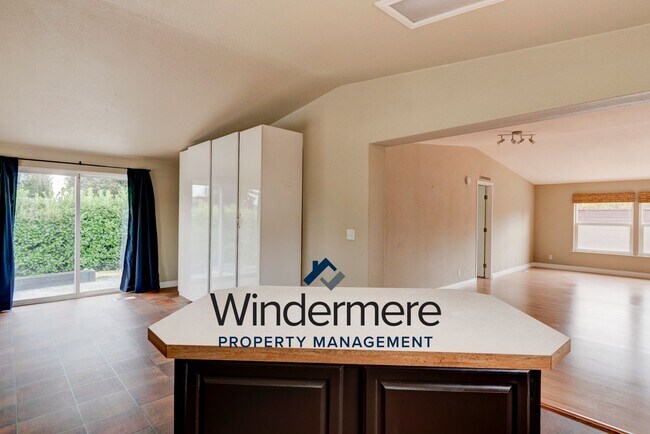 Foto del edificio - 2Bed/2Bath with a bonus room