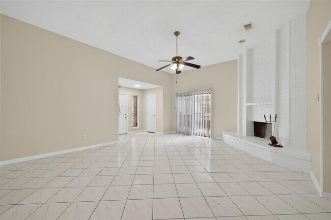 Foto del edificio - 6415 Grandvale Dr