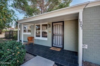 Building Photo - 1301 W Glenrosa Ave