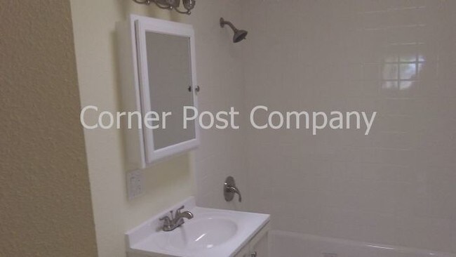 Foto del edificio - 5 Bedroom Home In The South Valley