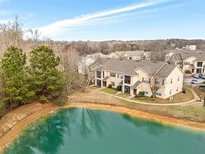 Building Photo - 447 W Longleaf Dr
