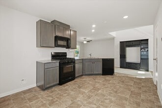 Building Photo - 1228 Haverford Ln