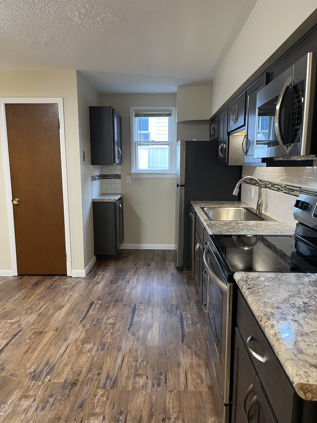 Building Photo - 2564 Elmwood Ave