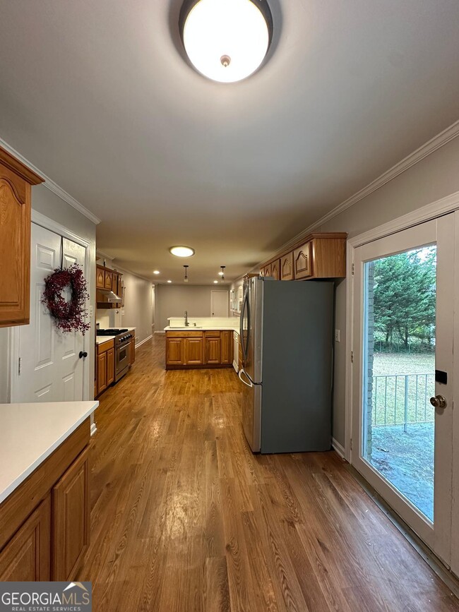 Building Photo - 115 Peyton Rd SW