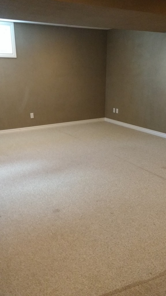 Building Photo - 3 Bed 2 Bath Unit in Edmonton, AB