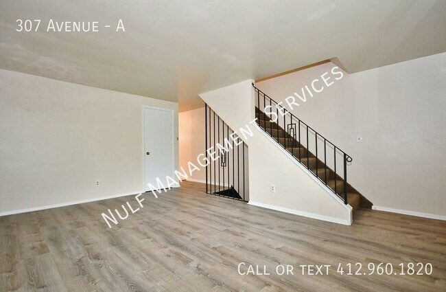 Building Photo - 2 Bed, 1 Bath unit in Forrest Hills