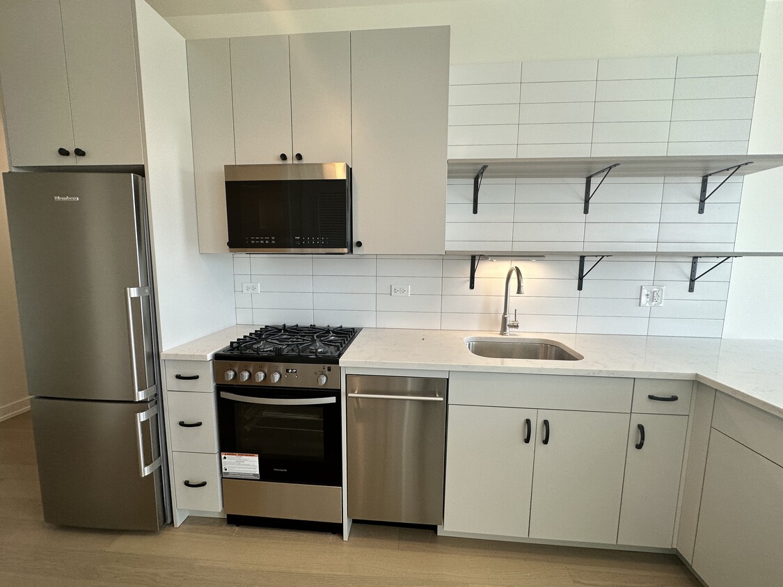 1050 W Wilson Ave Unit 524, Chicago, IL 60640 - Apartments in Chicago ...