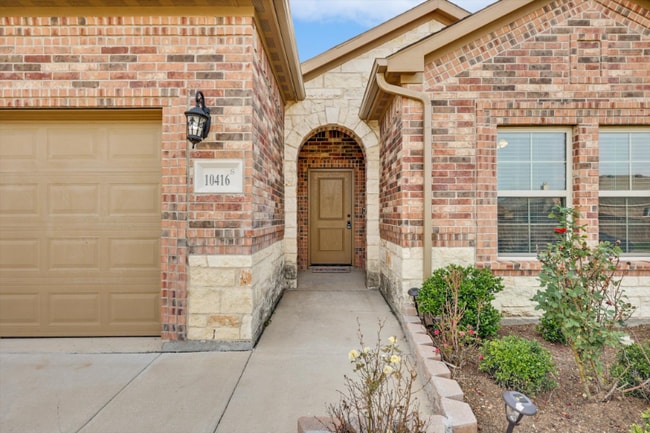 Building Photo - 10416 Talus Dr