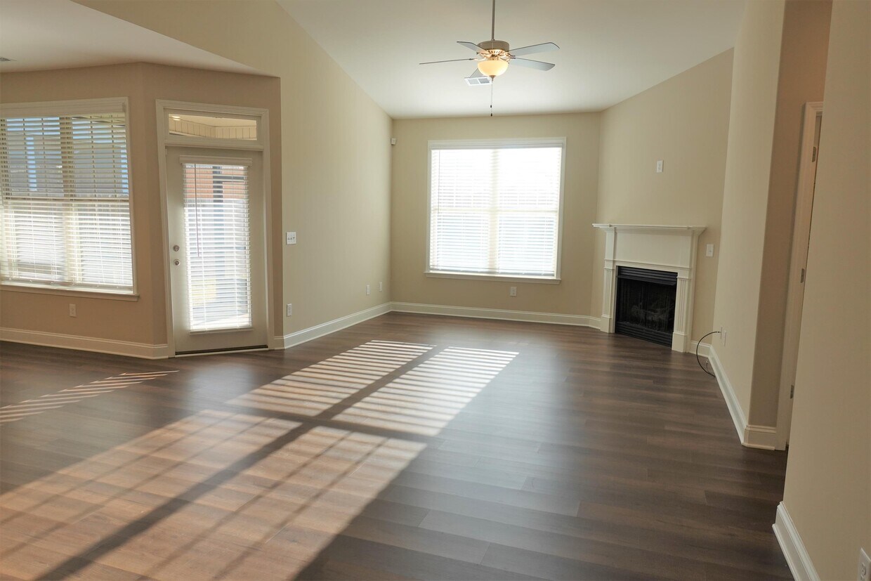 Primary Photo - 294 Foxbank Cir