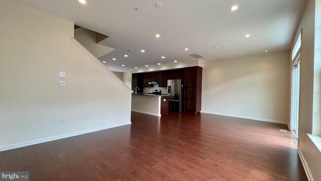 Building Photo - 24114 Hickory Ln