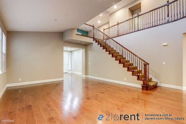 Foto del edificio - 5 br, 4 bath House - 4491 Arce Street, Uni...