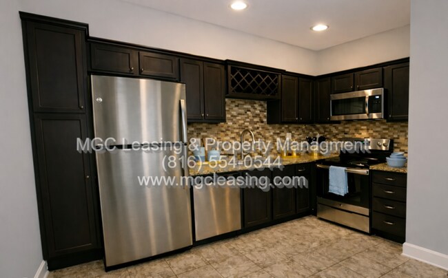 Foto del edificio - Eagle Creek Townhome - Ask about our Move In Rent Special