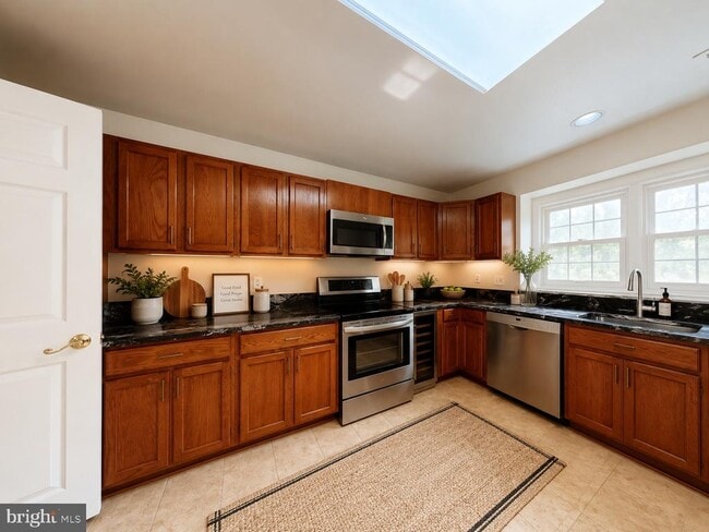 Building Photo - 10701 Kings Riding Way